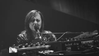 Ariane Moffatt -  Debout (Live)