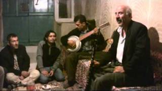 preview picture of video 'Mustafa Ölmez (klarnet) & Ali Alptekin (cümbüş) - 5/7 Tepte (Koru Köyü) Arapgir / Malatya'
