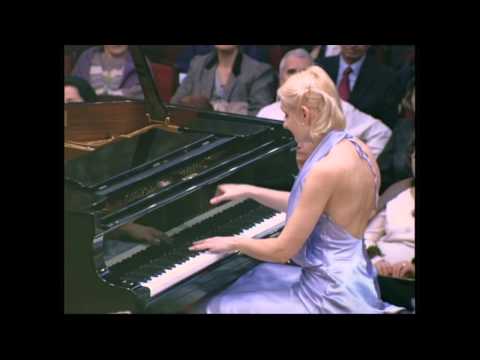 Violetta Egorova performs Rachmaninoff Polka de VR