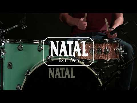Natal Café Racer Snare Drum, Champagne Sparkle | Gear4music demo