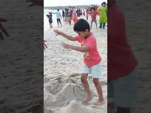 Darien at the beach | Darien plays in the sand | Valiyazheekal Beach