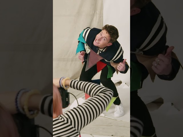 Photoshoot BTS with the cast of Saturday Night Live UK