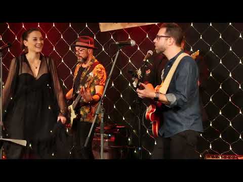 Leo Sidran, Leonor Watling & Javi Peña Trio - Tonight someone is me