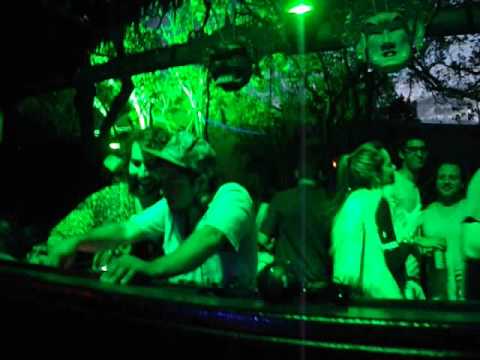 NAVID IZADI + MICHAEL TELLO (PILLOWTALK)@WARUNG BEACH CLUB - 12.10.2012