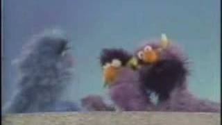 Classic Sesame Street - Two Heads Are Better Than One