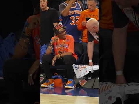 Taylor Swift at Knicks vs Spurs