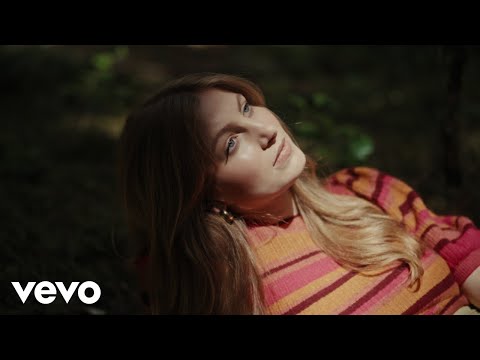 Elysia Biro - Just Wait A Minute