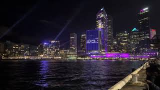 Sydney VIVID Show 2025. サーキュラー・キー(Circular Quay)も活気に満ち溢れています。