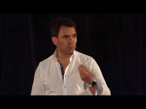 TEDxPanthéonSorbonne De l'intelligence artificielle à une intelligence augmentée Nicolas Sekkaki