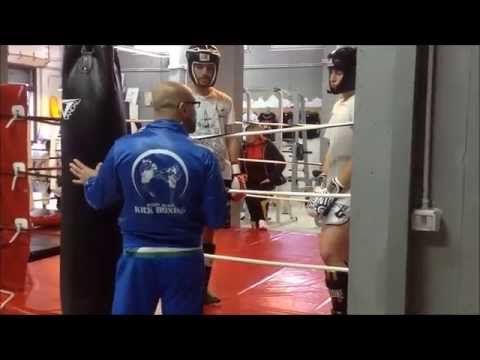 lezione di kick boxing