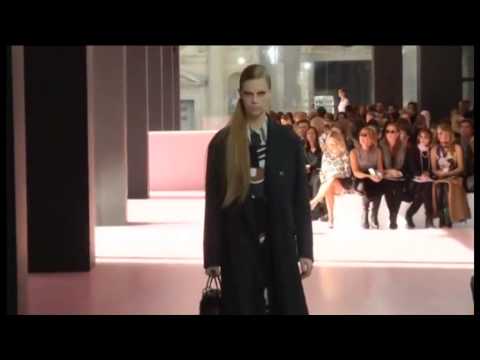 Java e modës. Dior “rikthen” vitet '70-të në Paris