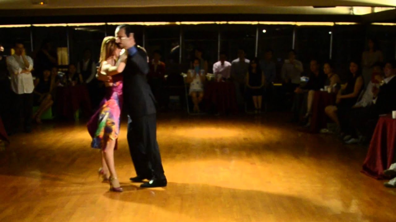 Damián Esell y Nancy Louzán, Hong Kong, Trio Spin Grand Milonga 2013-06-01 (1 of 5)