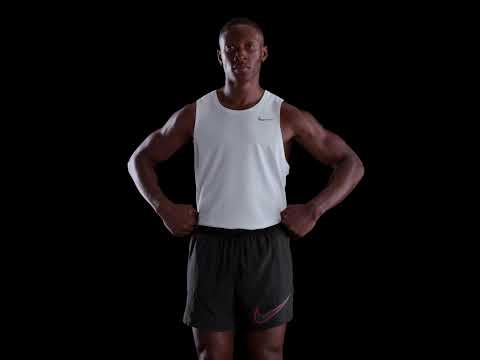 Urmăriți videoclipul