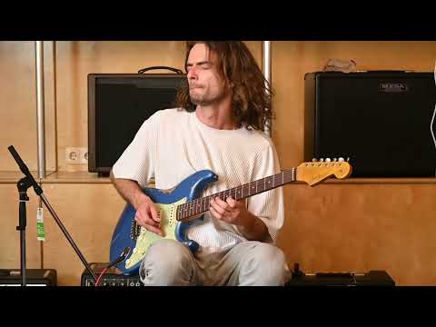 Fender Custom Shop Stratocaster 1964 HREL Lake Placid Blue image 20