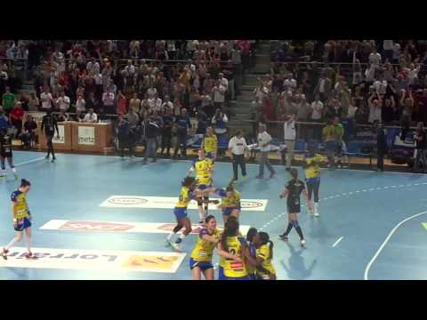 Metz HB - Issy 26-25. Dernières secondes et célébration du titre.