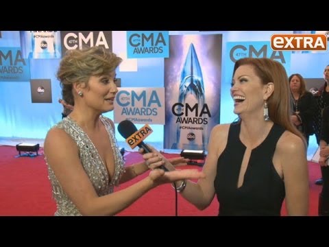 CMAs 2013: Jennifer Nettles, Keith Urban, Sheryl Crow, and More