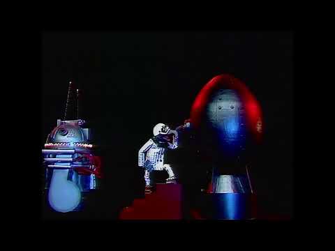 The Muppet Show - 407: Dudley Moore - Gonzo’s Stunt: Defusing a Bomb (1979)