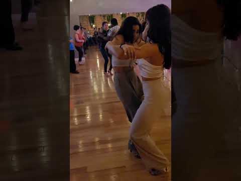 Thalia Vazquez y Sara Panero en Salrica Havana Friday 🎉 @salricadance#bachatahouston #sarapanero