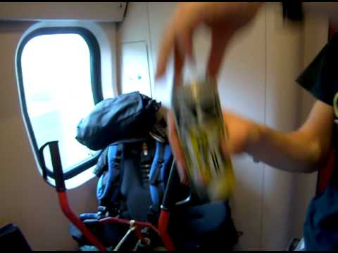 Thijs opent een (NAC)biertje opweg naar Pinkpop