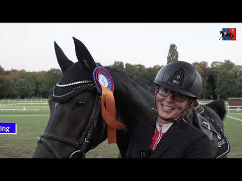 Siegerin der Zeitspringprüfung Kl. M* - Lisa Kleine Lamping