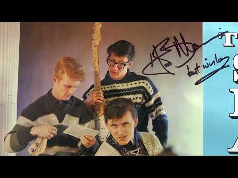 GuitarStory: Bruce Welch - Matching guitars