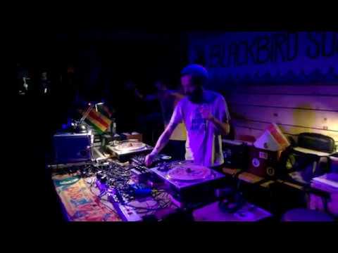 Blackbird in session playing Unlisted Fanatic dubplate Juli Jupter & Moonshine Horns