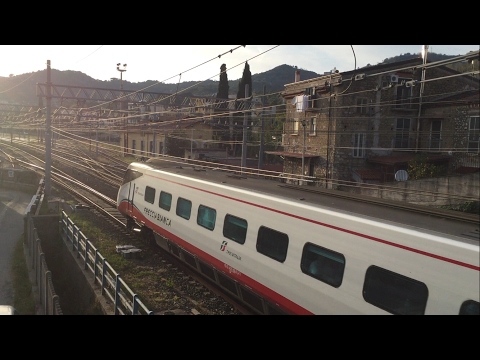 FB 8878 IN ARRIVO ALLA STAZIONE DI SAPRI !