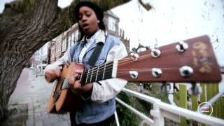 DENAI MOORE / "The Lake" session acoustique
