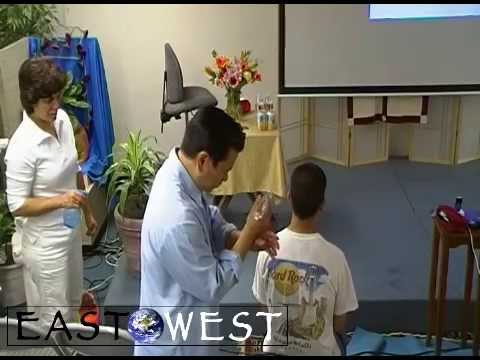 Energy Healer Stephen Co Demonstrates Pranic Healing with Crystals