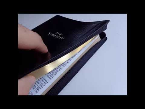 Niuean Niue Bible 1904 / Black Imitation Leather with Golden Edges and Zipper / Ko E Tohi Tapu