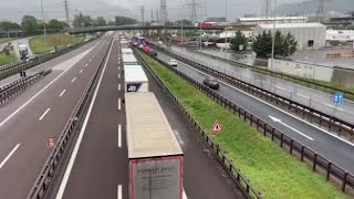 A22, serpentone di Tir tra Egna e il Brennero: code e traffico in tilt per decine di chilometri i...