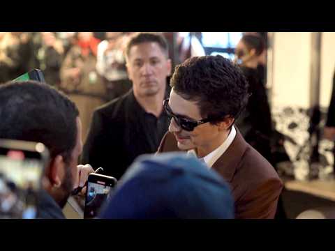 Timothée Chalamet Shares Warm Interaction with Fans at Marty Supreme Movie Premiere in Paris