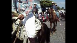 preview picture of video 'MOJIGANGOS EN LAS FIESTAS DE COMALA'