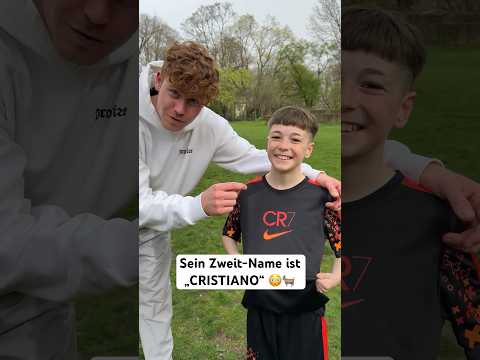 He plays one-on-one like Ronaldo! 😳⚽️🐐 #shorts #jannikfreestyle