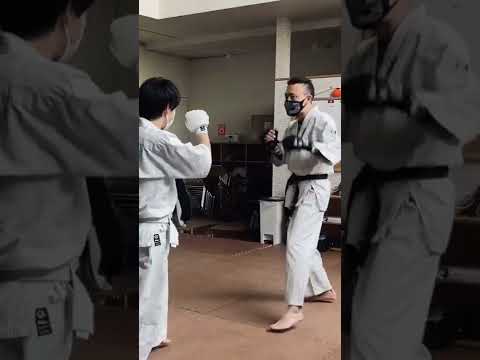 空道大道塾小岩同好会 フェイントでテンカオから刻み突き&右フック Kudo Daidojuku Koiwa branch Feint knee kick&Kizami zuki&Right hook