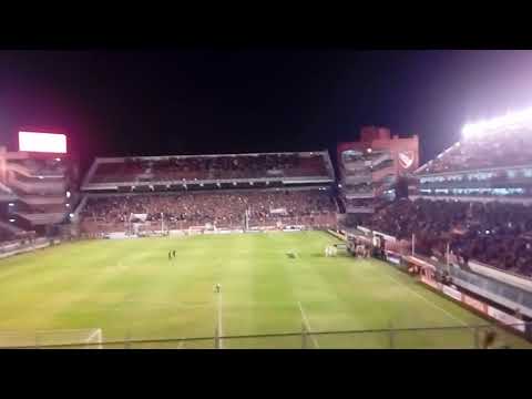 "Recibimiento de la hinchada | independiente 2 vs dep. Lara 0" Barra: La Barra del Rojo • Club: Independiente