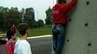 preview picture of video 'Cirvoi (BL). 9 ottobre 2009. Stage di arrampicata arco e nordic walking.  Come arrampicare'