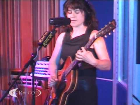 Thao and Mirah performing "Hallelujah" on KCRW