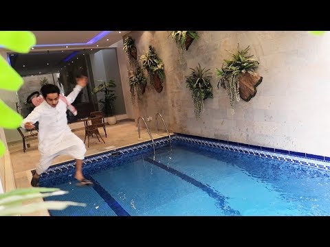 مقلب الغرق في المسبح !!