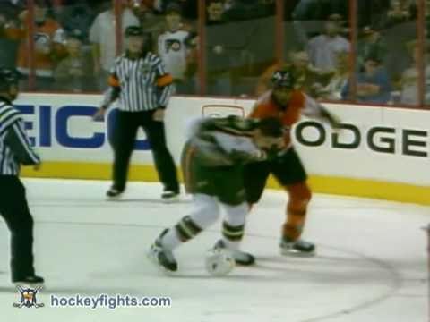 Derek Boogaard vs Donald Brashear