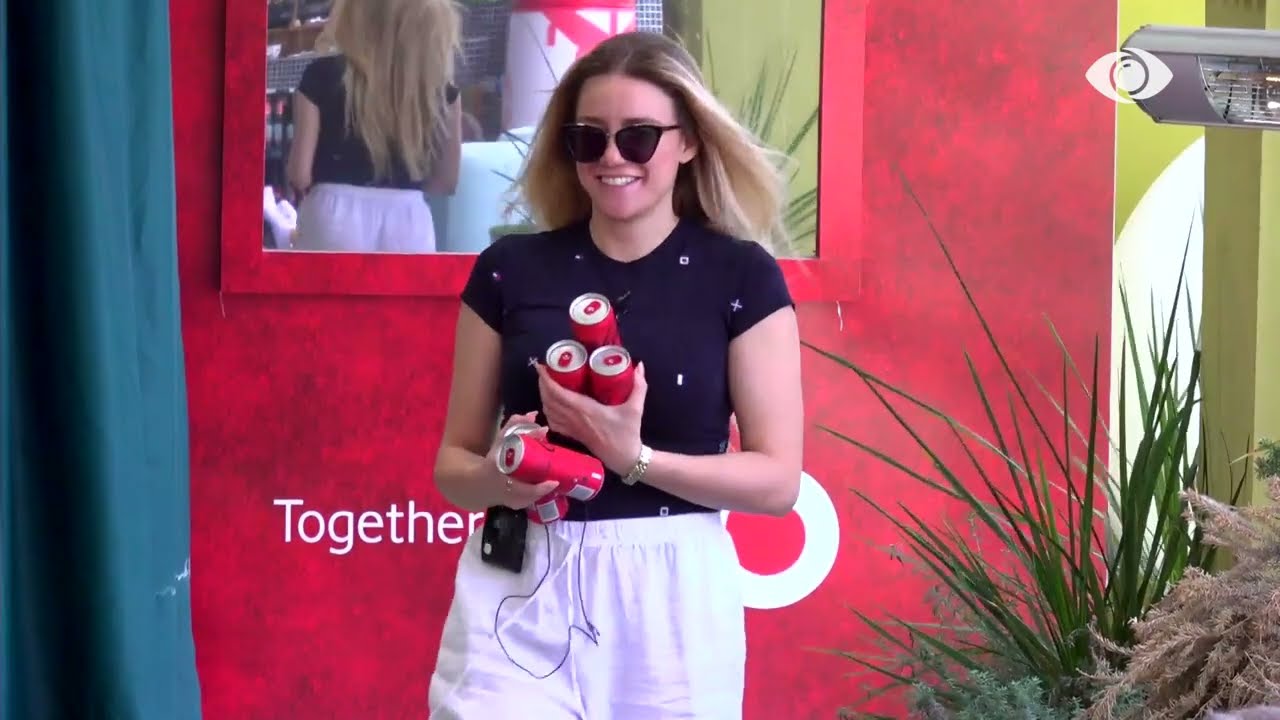 Misioni i Heidit/ Banorët bëjnë gëzuar me Coca-Cola