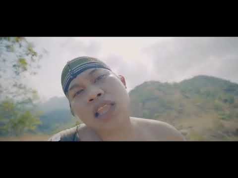 Agus kotak nyanyi asik lah