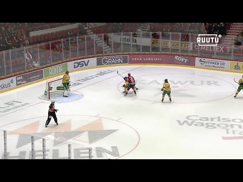 Miro Heiskanen oli joutua kovan taklauksen kohteeksi – onnistui väistämään viime hetkellä