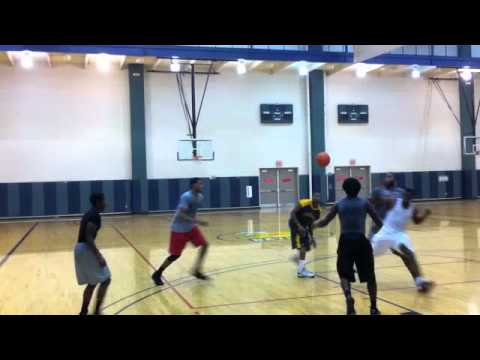 LaceDarius Dunn, Perry Jones, and Stargell Love dunking in Baylor SLC