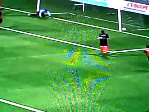 SUPERBE but de mandanne qui touche la transversale