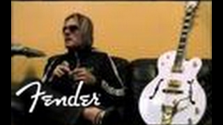 Billy Duffy talks about his Gretsch® White Falcon™ | Fender