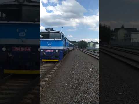 IC 550 Pendolino na odklonové trati ve  stanici Beroun-Závodí