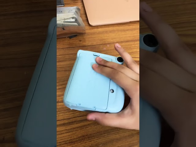 Vídeo relacionado con LatoYard Marco acrílico transparente para exhibición de fotos versátil, para Instax Square y para FUJIFILM MiniFilm, soporte de collage de 6 ranuras para guardar recuerdos de bricolaje