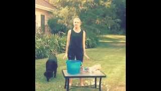 Leah fait le Ice Bucket Challence