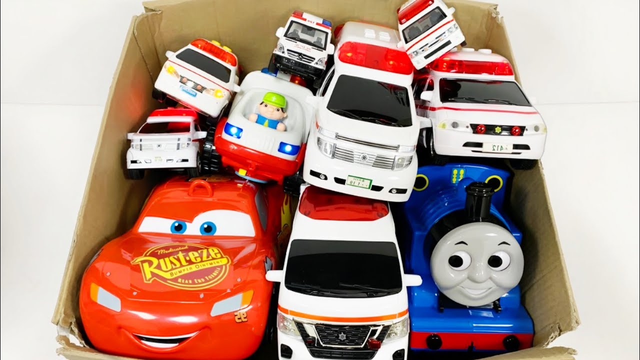 走る、落ちる〜！救急車のミニカーが坂道走る☆走行テストRunning, falling~! Ambulance miniature car runs on a slope⭐︎Driving test.